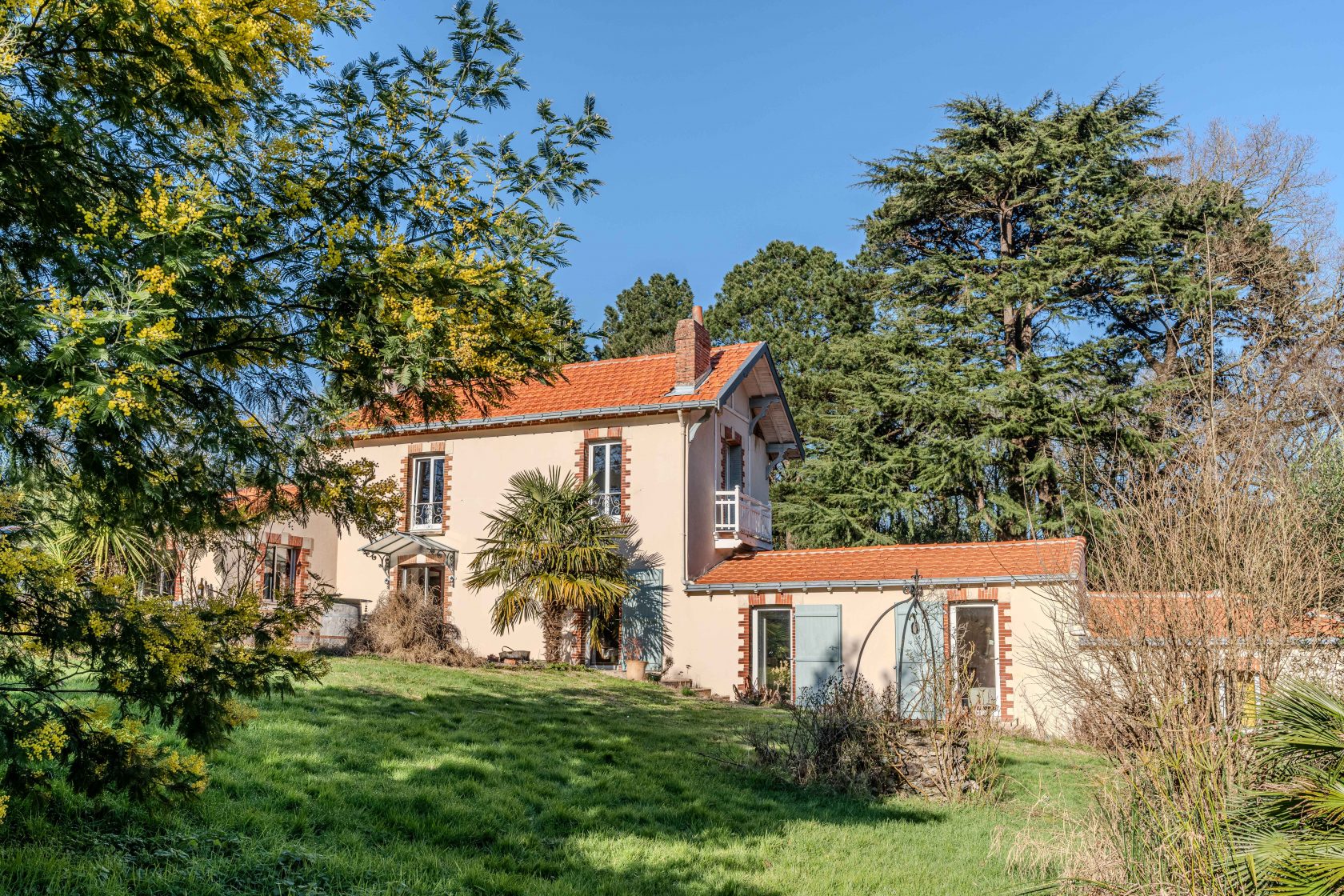 Maison de charme sur son jardin de vacances