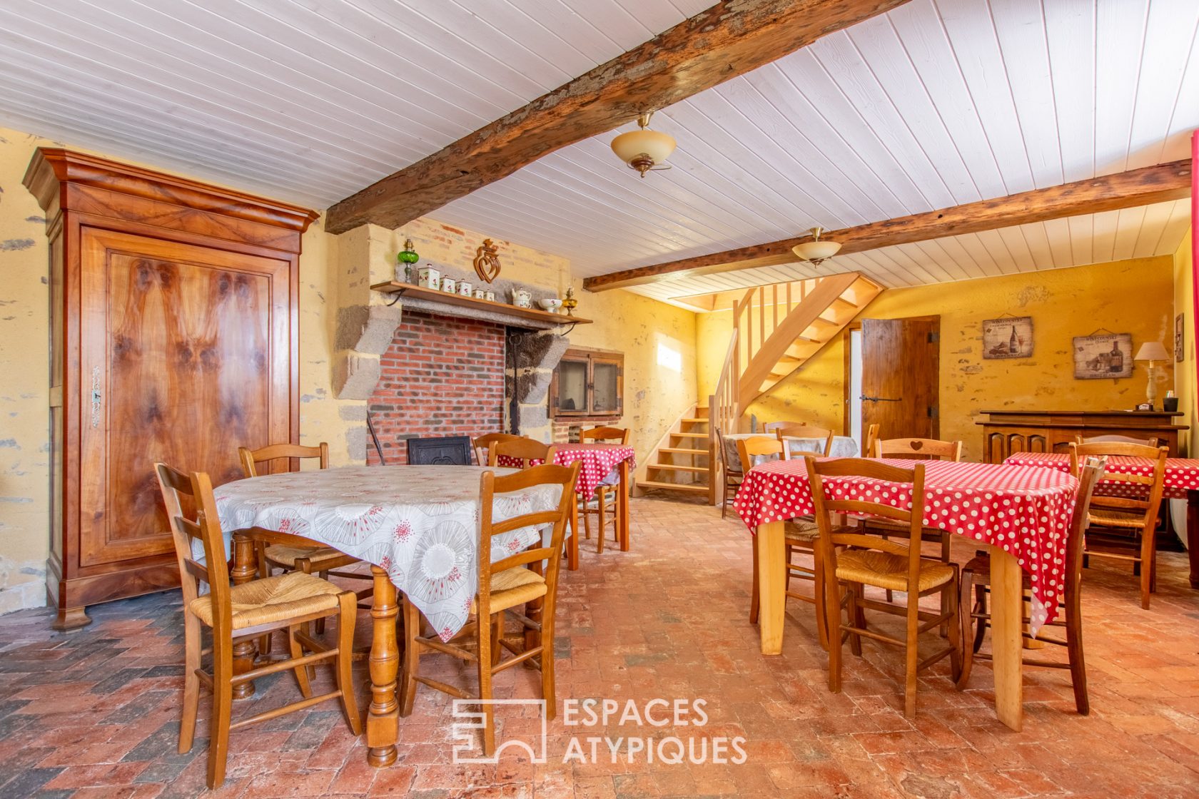 Aux portes du Puy du Fou, domaine d’exception avec chambres d’hôtes, lodges et restaurant