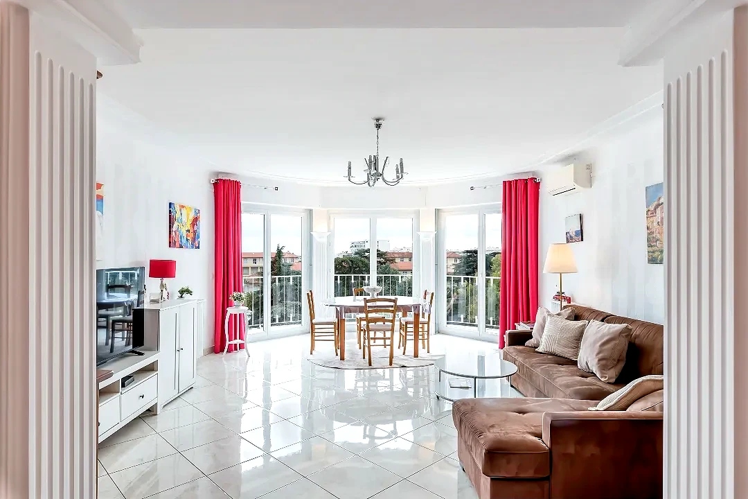 Top floor with solarium overlooking hills and sea CANNES / LE CANNET