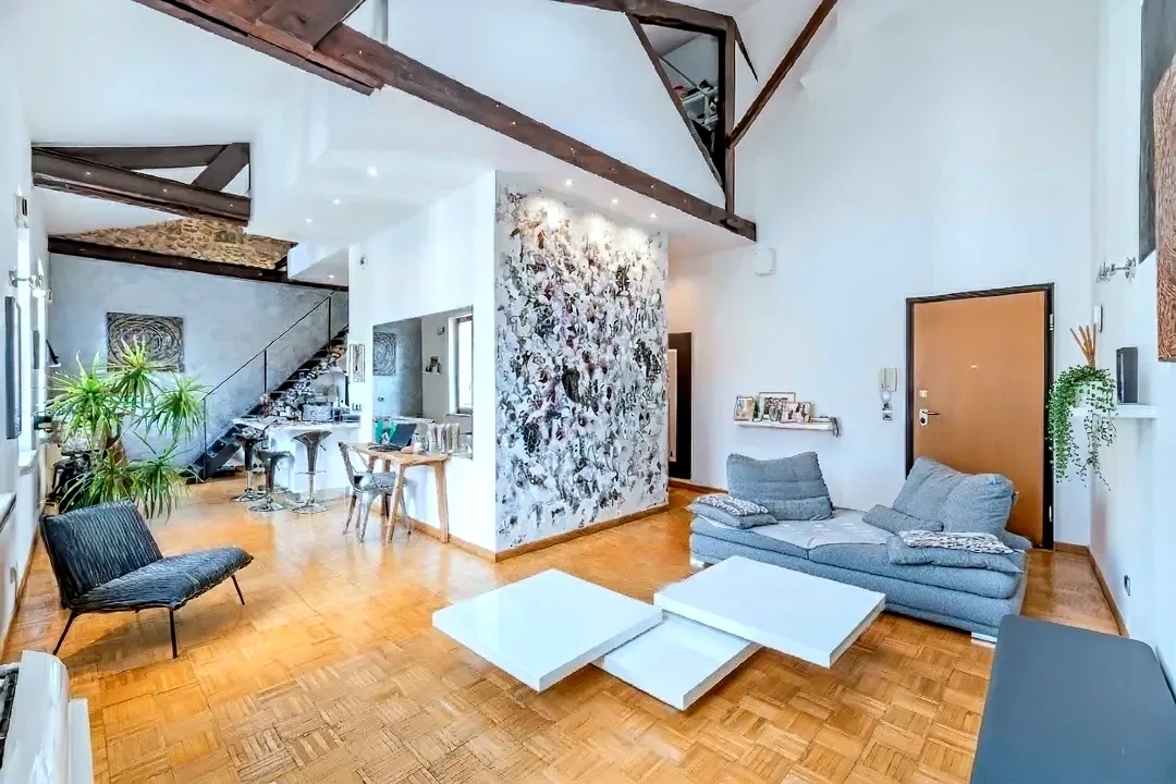 Loft contemporain avec mezzanine – Emplacement d’exception