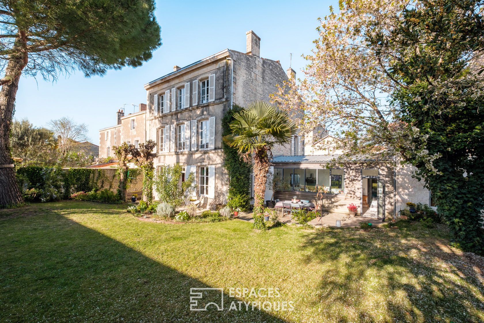 Family home in the heart of town