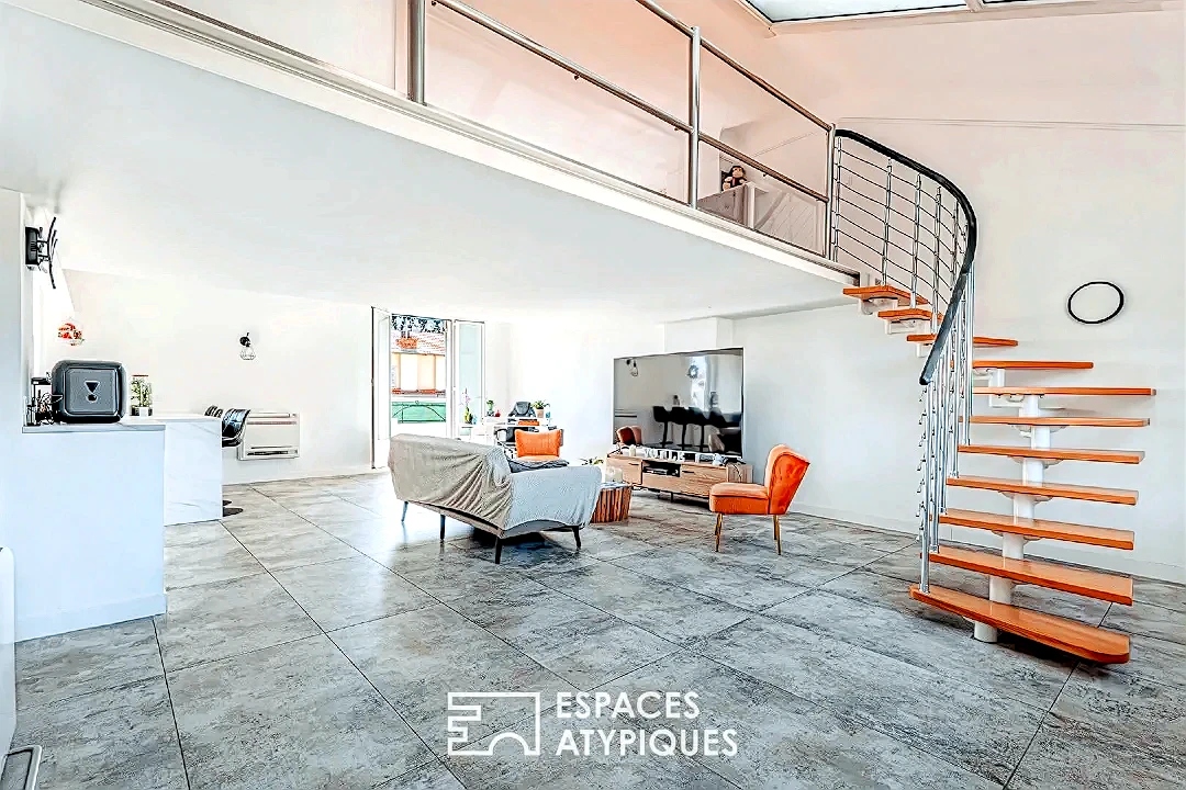 Loft d’exception situé au dernier étage avec extérieur