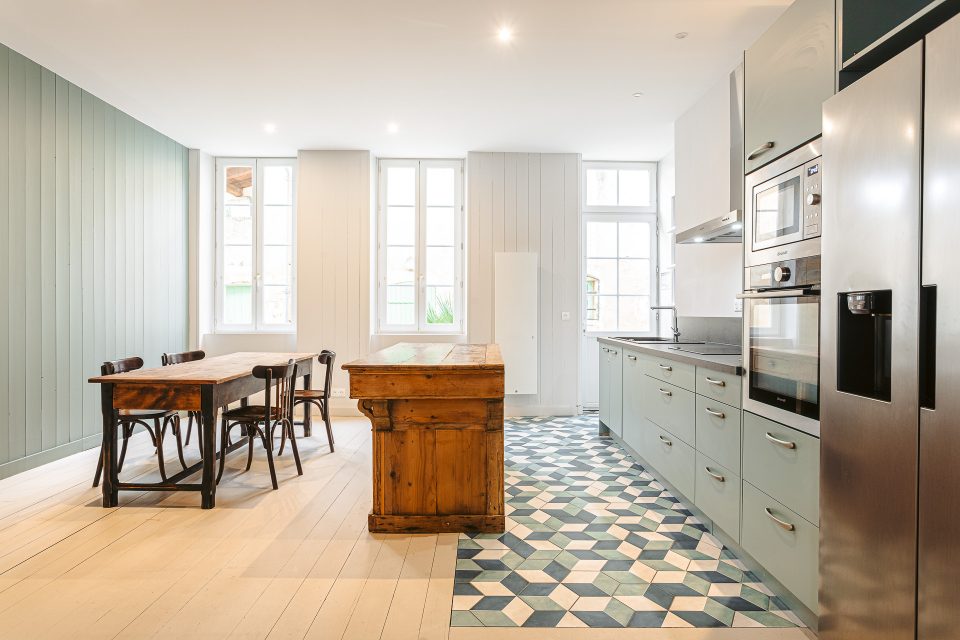 Authentique maison de village à l'adresse remarquable - Réf. EALR2228