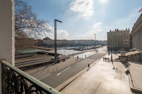 Appartement meublé vue Saône et Palais de Justice