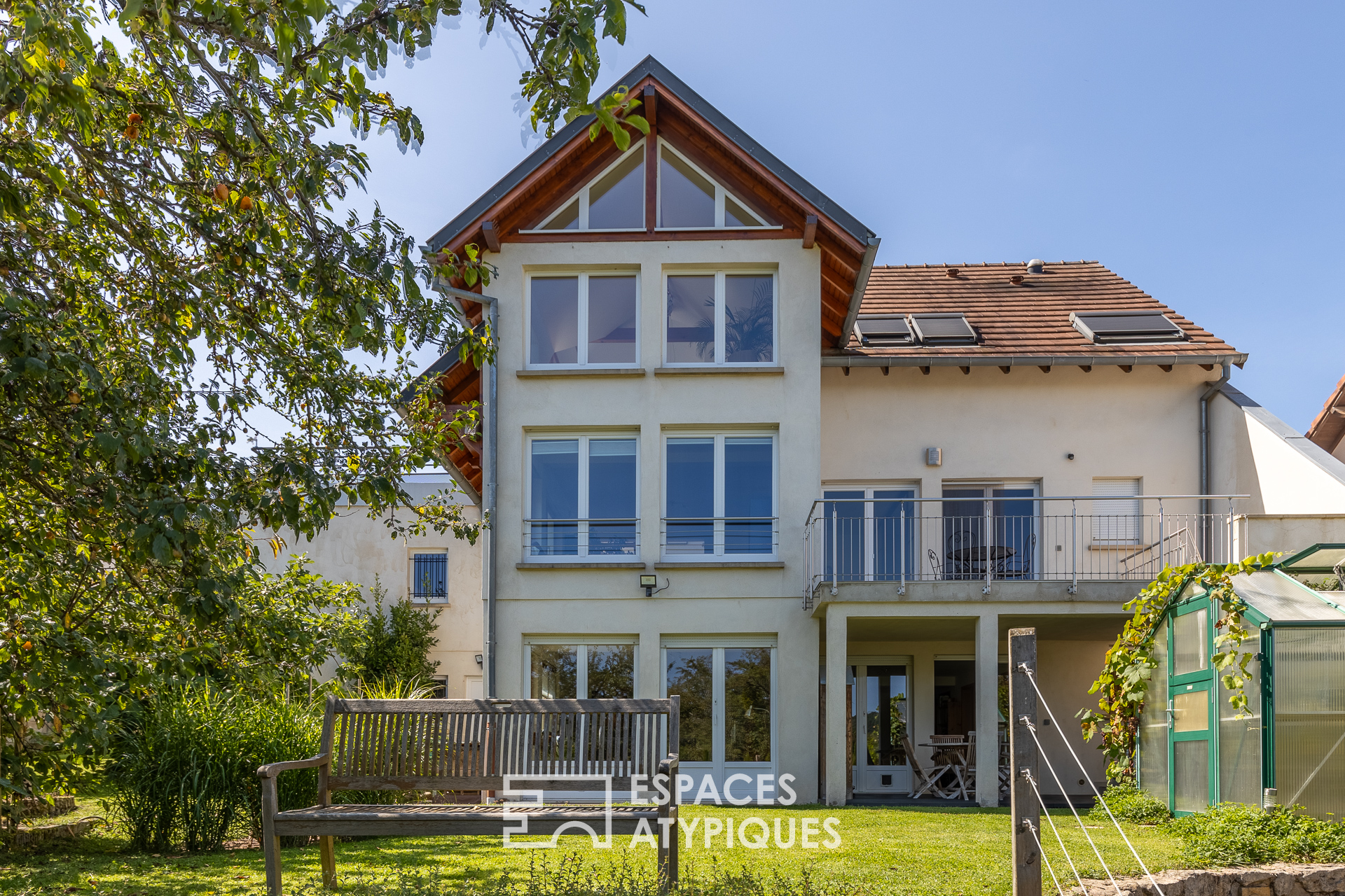 Maison contemporaine avec vue imprenable sur la nature