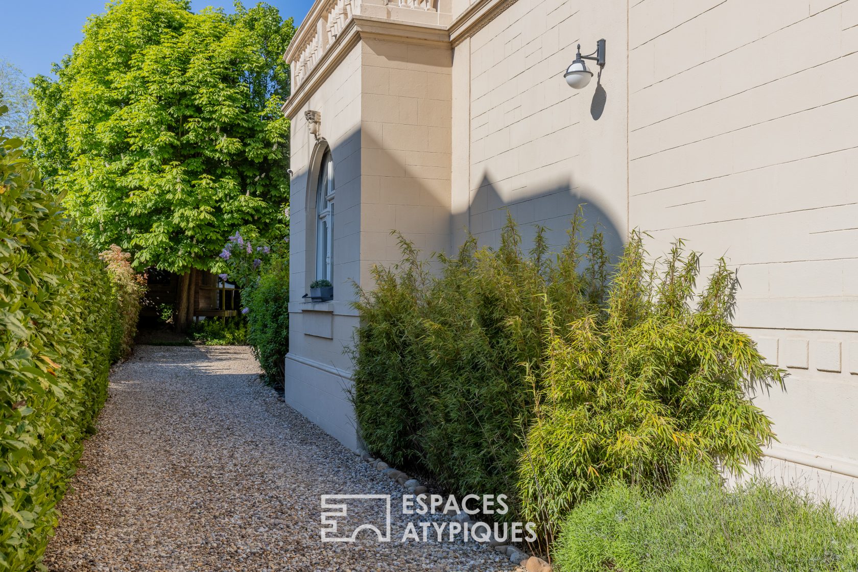 Élégante maison de maître avec piscine dans un quartier bourgeois