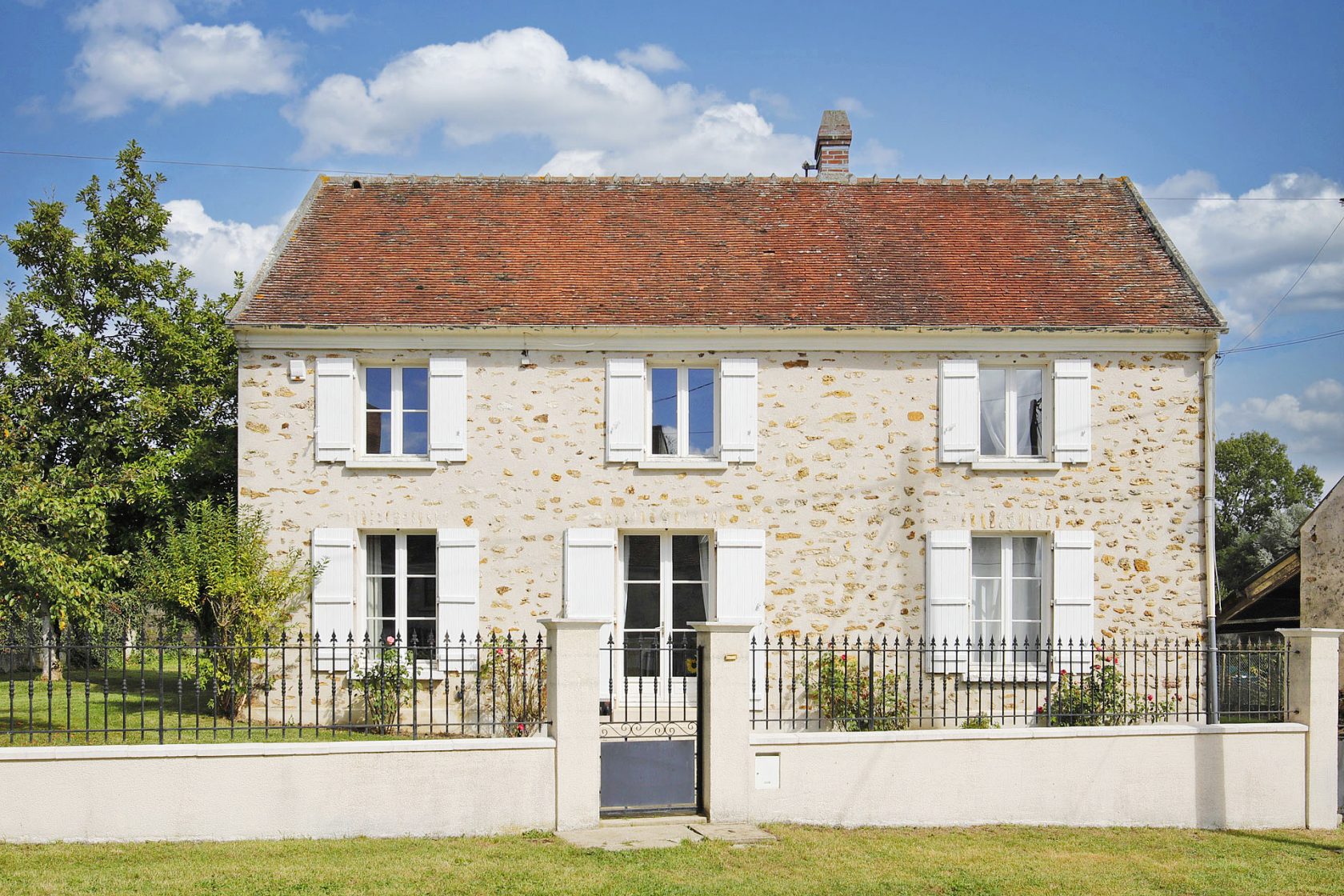 Maison briarde de charme rénovée et son jardin