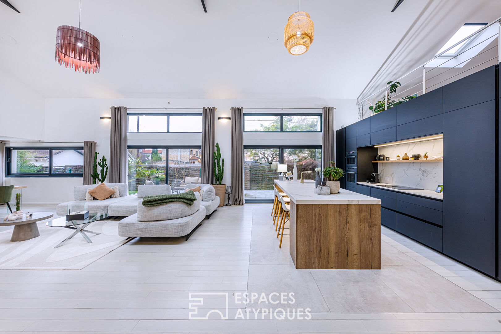 Ancien bâtiment industriel transformé en loft – Le Plessis Bouchard