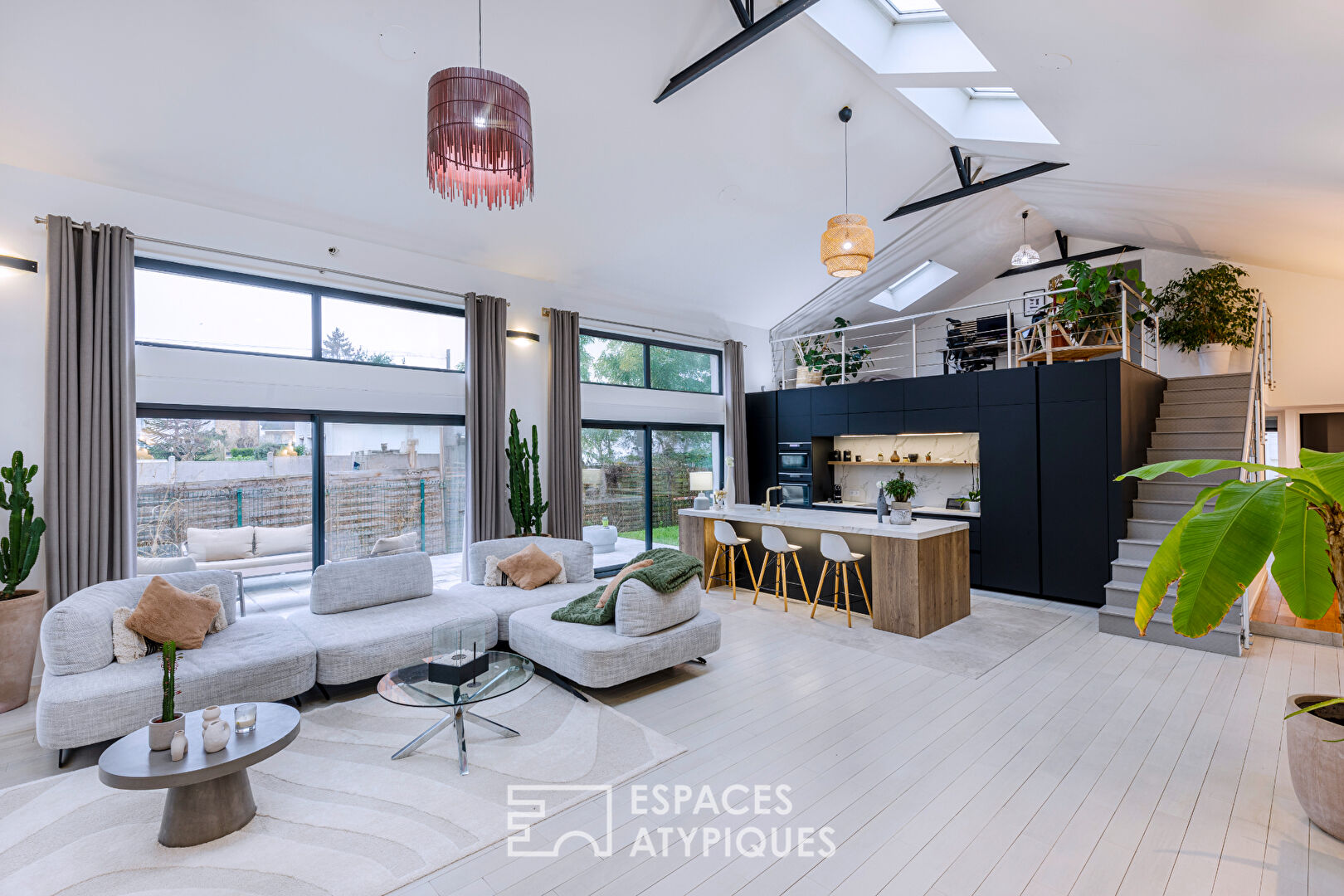 Ancien bâtiment industriel transformé en loft – Le Plessis Bouchard