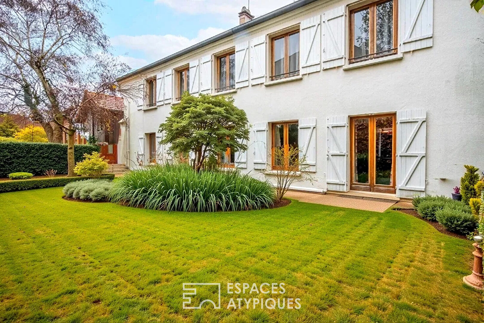Maison avec patio et jardin