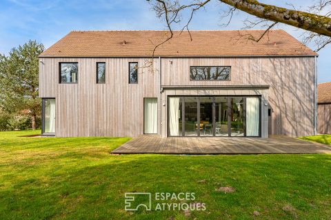 Élégante maison d’architecte en ossature bois, au coeur de la nature