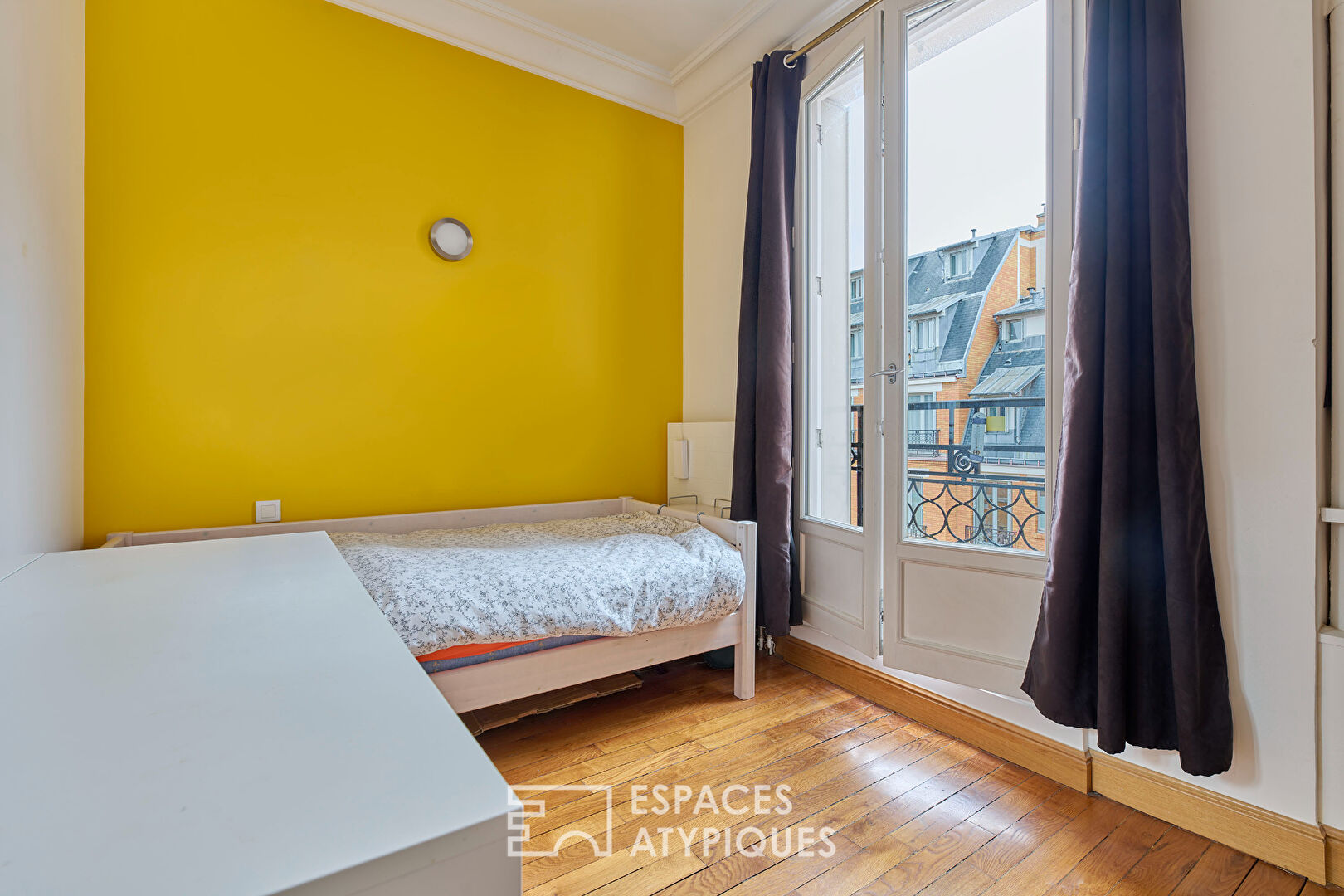 Étage élevé familial en duplex avec balcons et terrasse – Auteuil Sud
