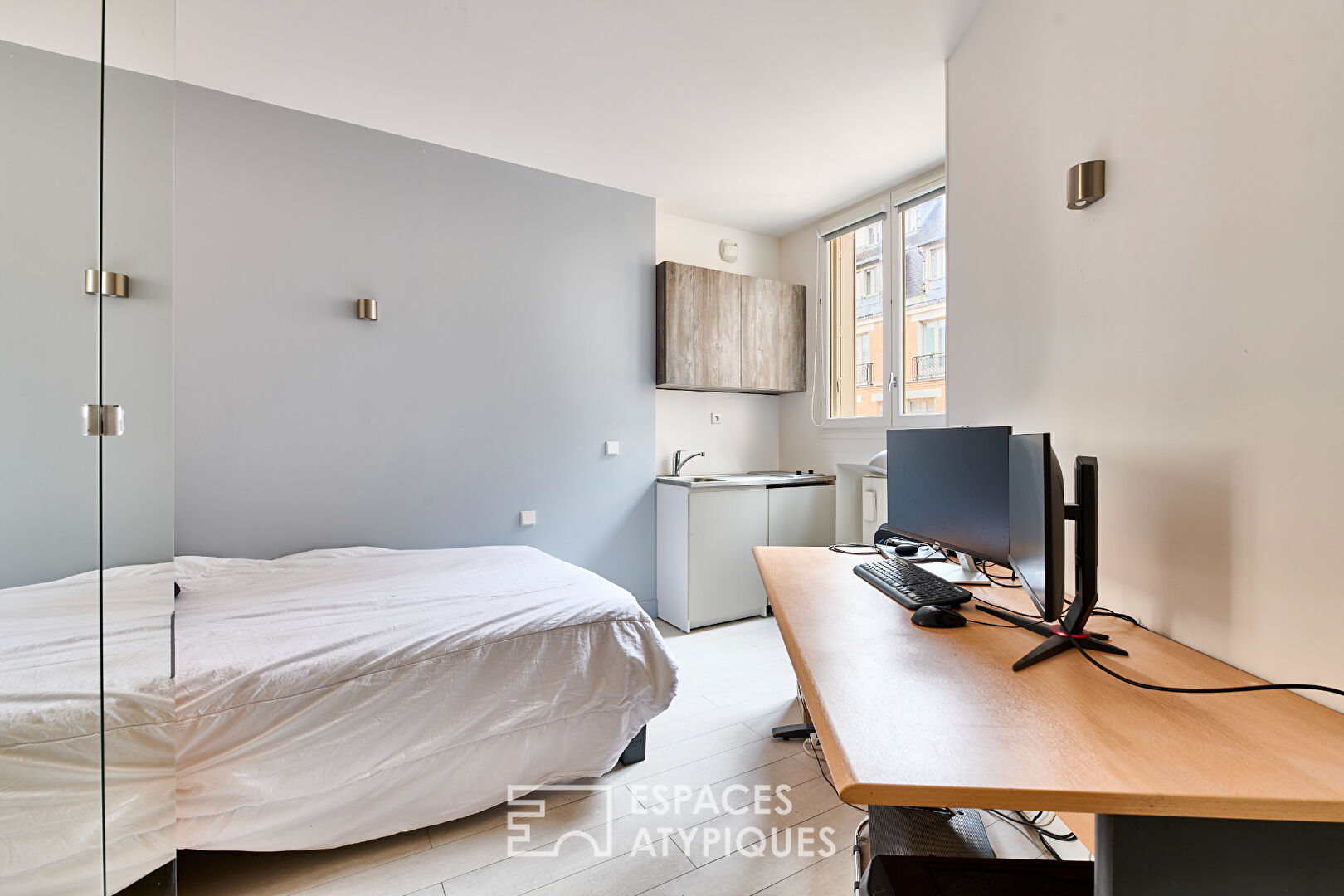 Étage élevé familial en duplex avec balcons et terrasse – Auteuil Sud