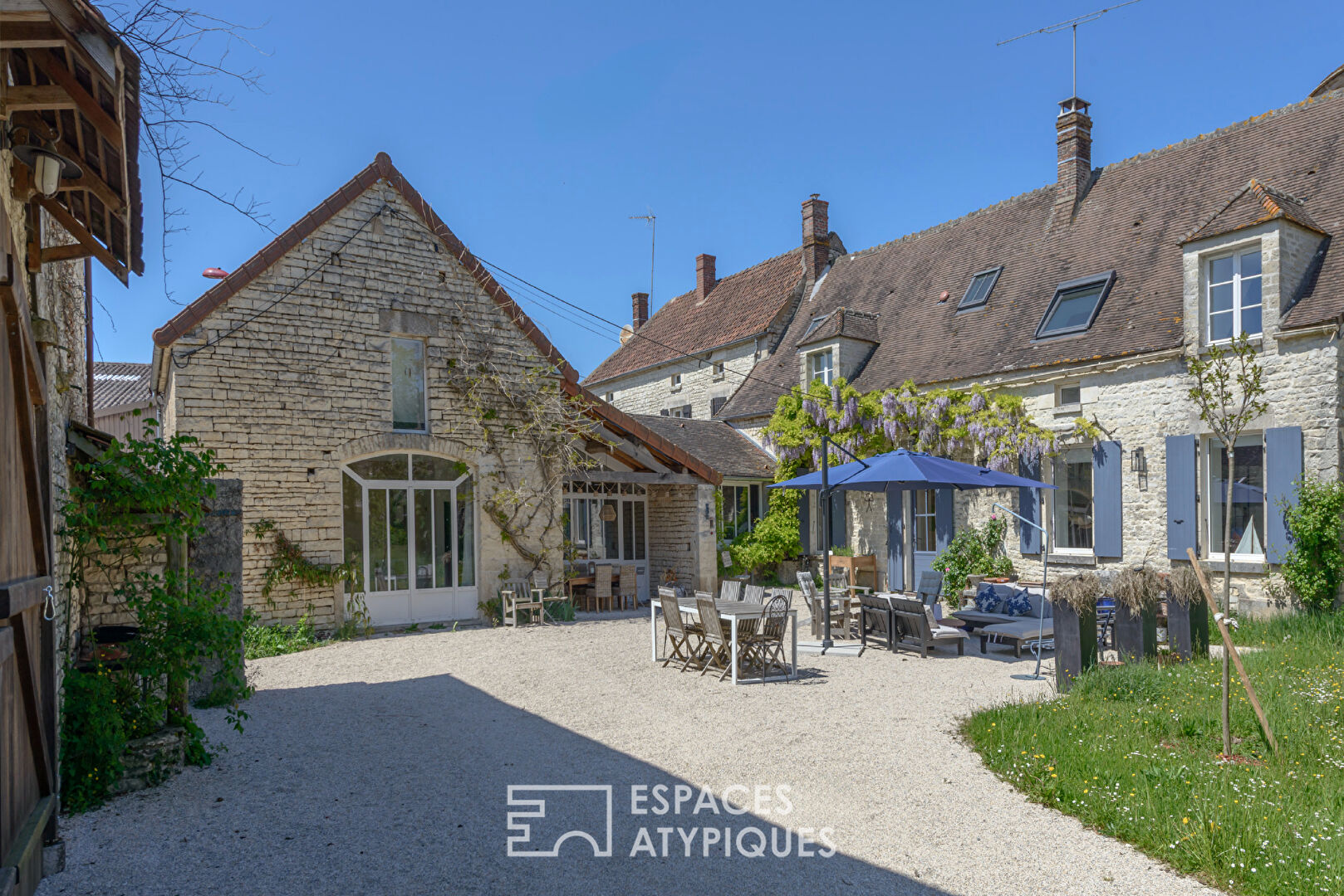 Charm and authenticity at the gates of Noyers-sur-Serein