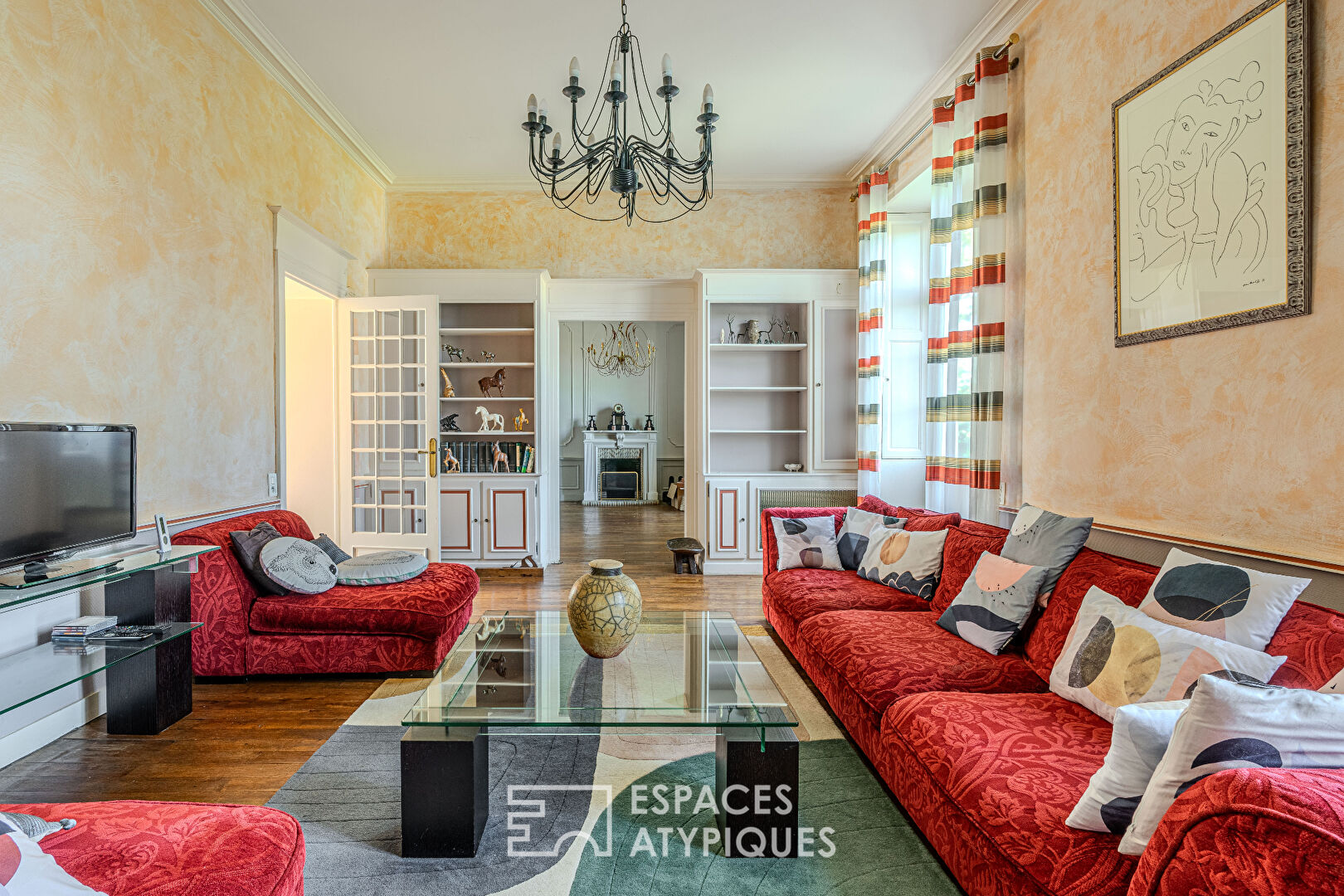 Elegant Mansion with Pool and Outbuildings in Haute-Goulaine