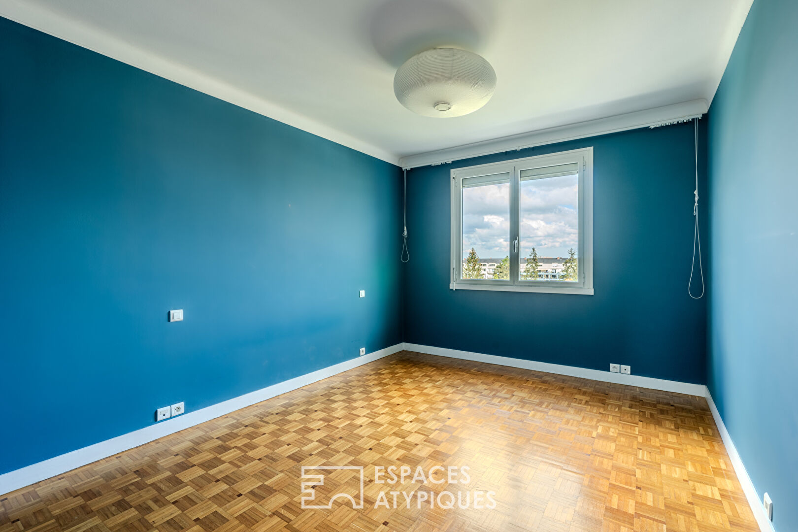 Procé- Hauts-Pavés Appartement dernier étage de 86 m2 avec terrasse et place de stationnement
