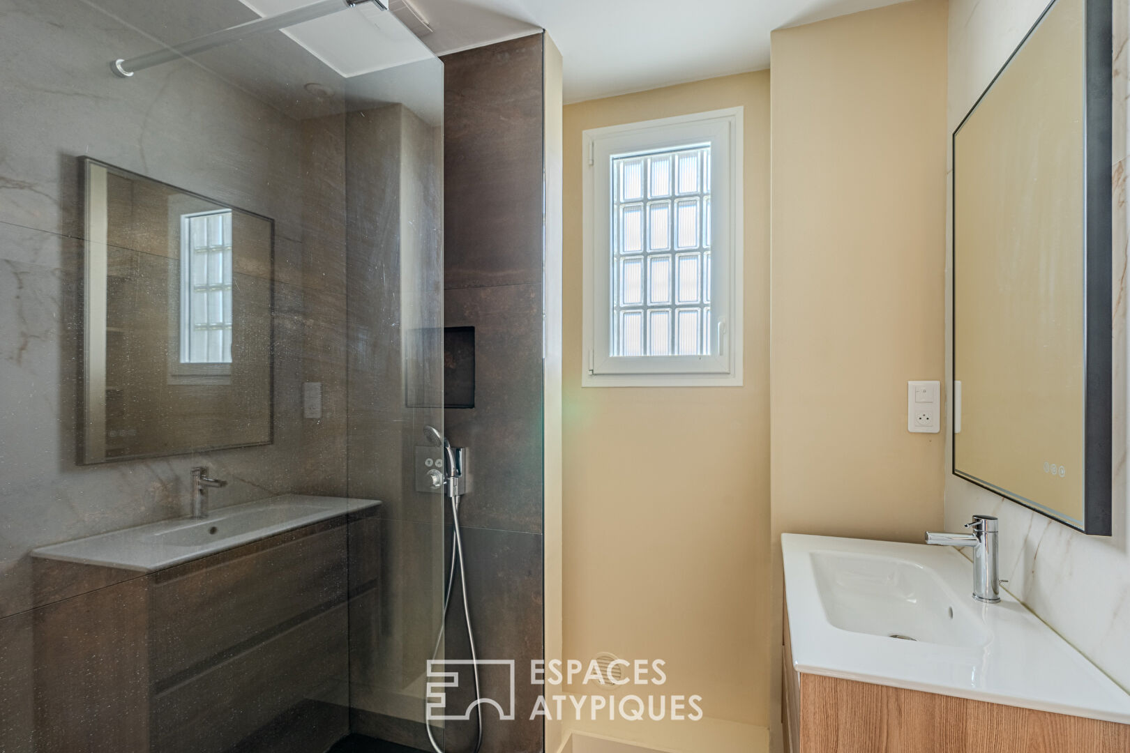 Procé- Hauts-Pavés Appartement dernier étage de 86 m2 avec terrasse et place de stationnement