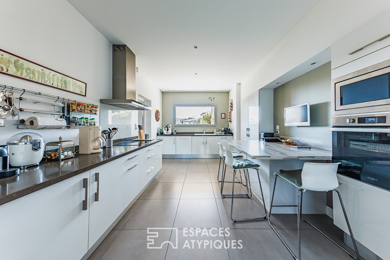 Maison contemporaine avec piscine aux Abatilles