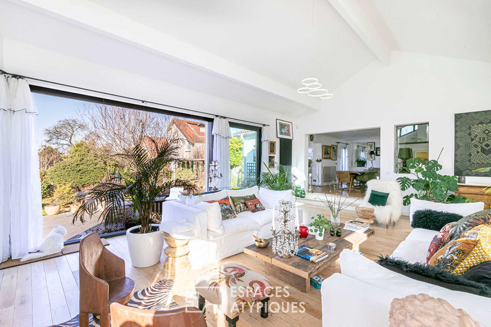 House with architect-designed extension and bucolic garden