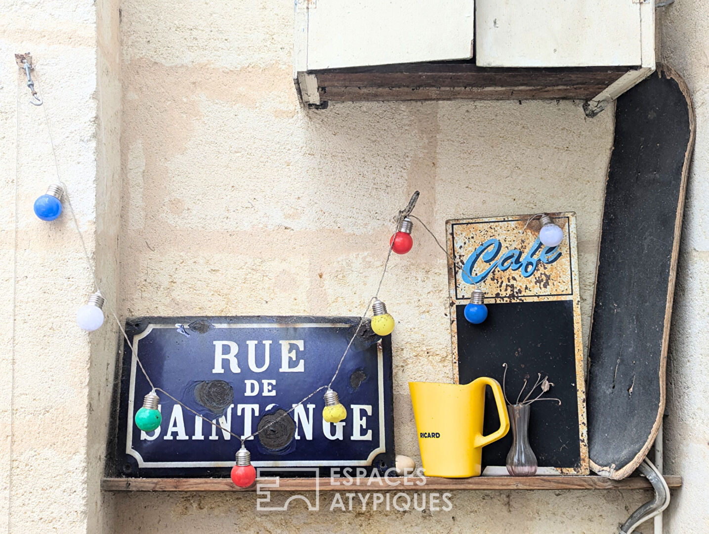Furnished shop with cellar and 20m2 terrace – Saint-Genès district