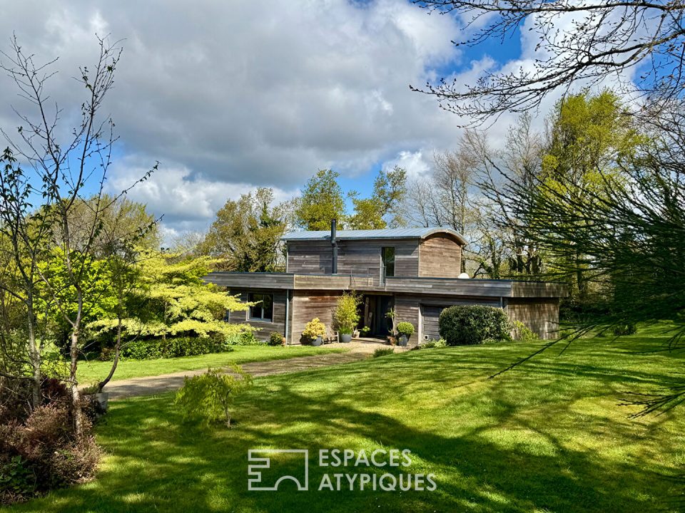Maison d'architecte lovée dans son écrin de nature