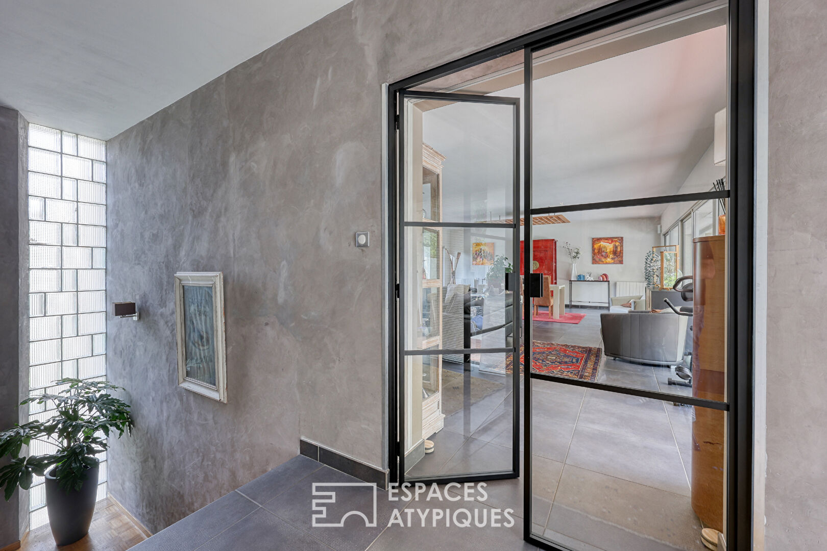 Californian-inspired villa in Toulon