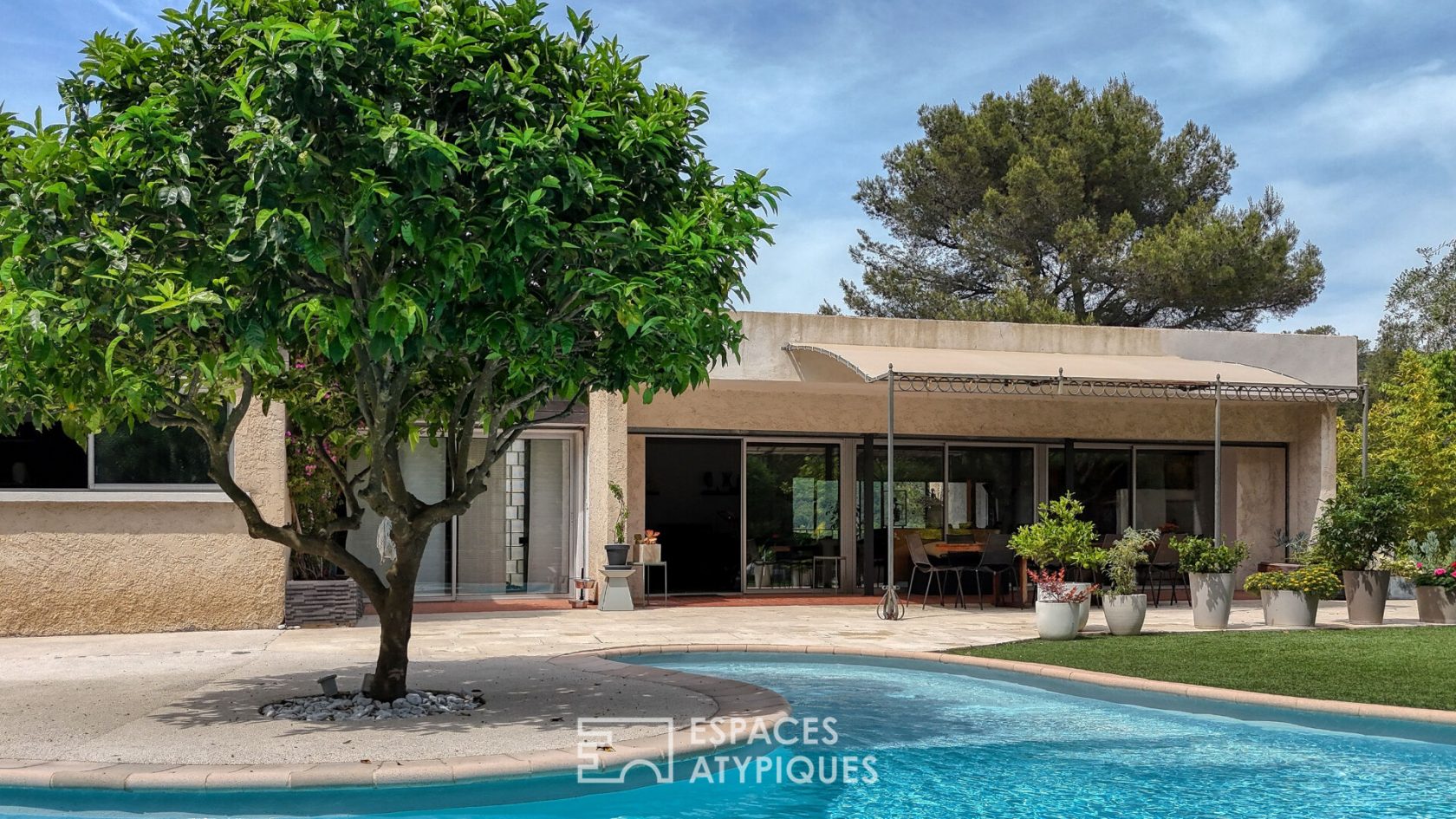 Californian-inspired villa in Toulon