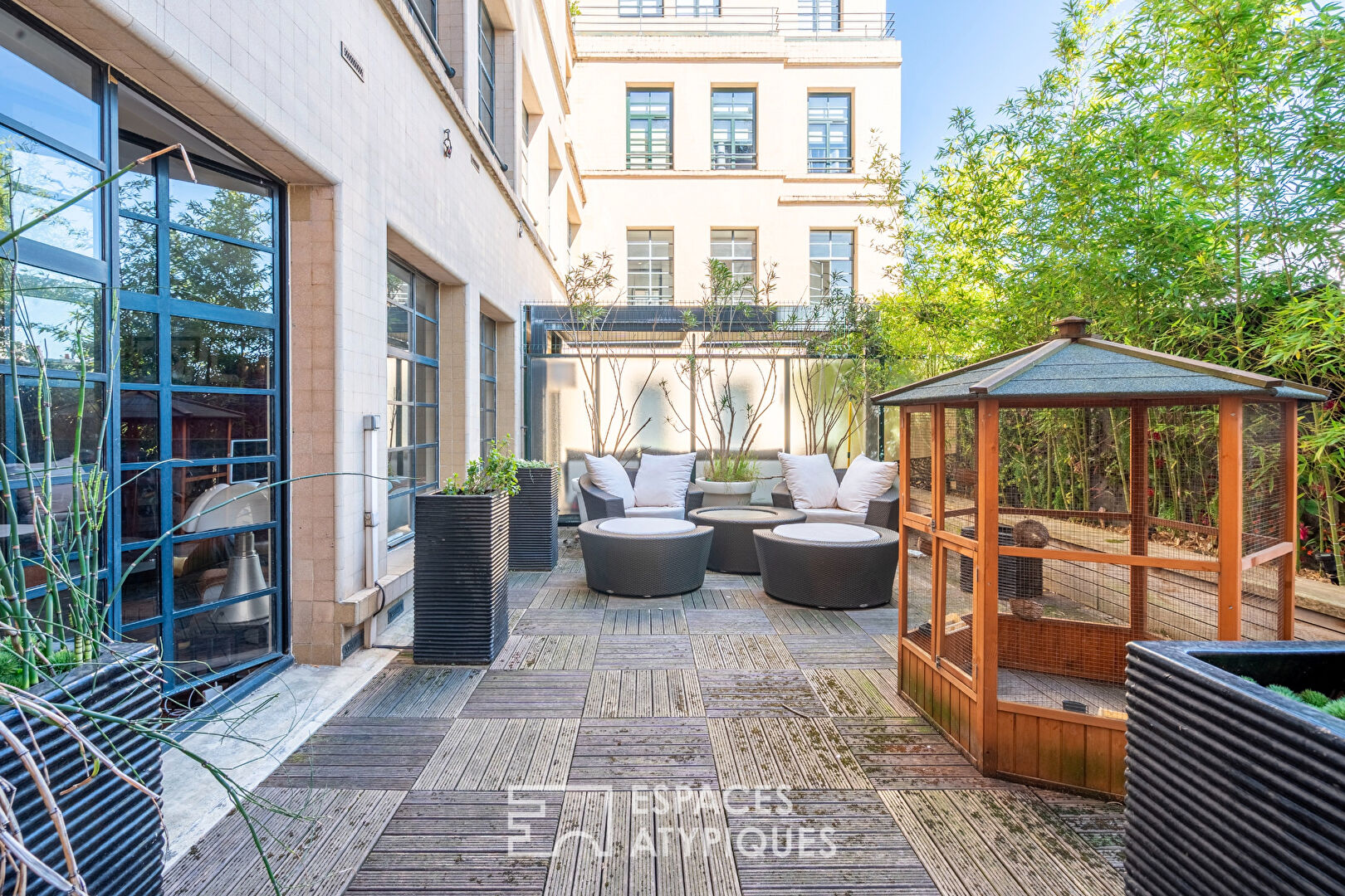 Appartement type condominium avec terrasse proche Etoile