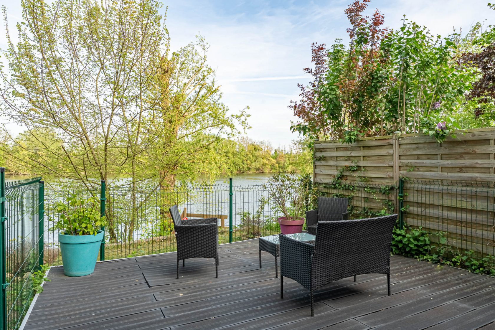 Maison avec terrasses, jardin et son appartement indépendant sur une île