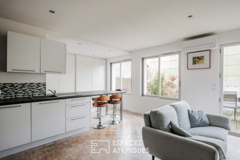 Top floor apartment with terrace in the heart of Poitiers