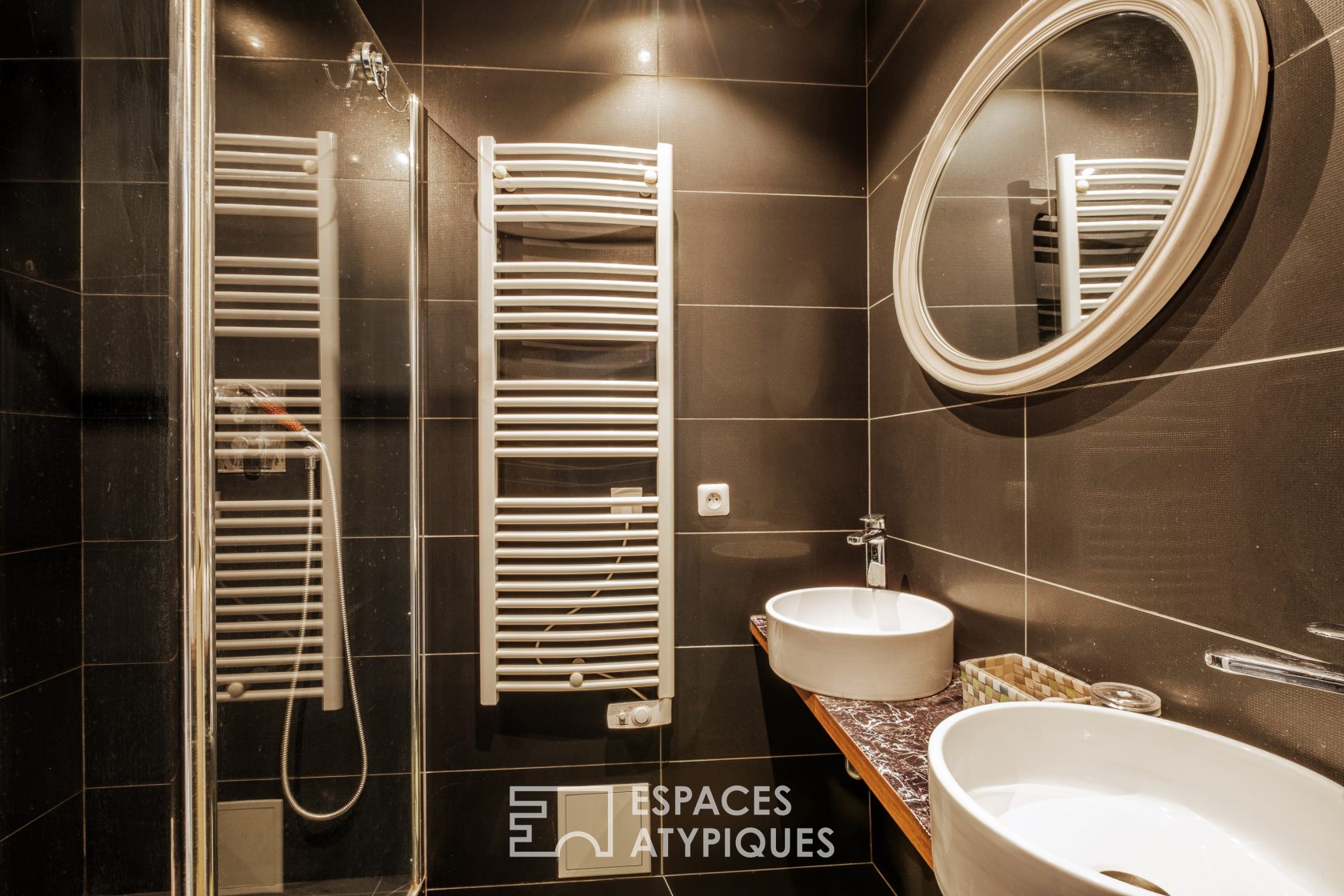 Top floor apartment with terrace in the heart of Poitiers