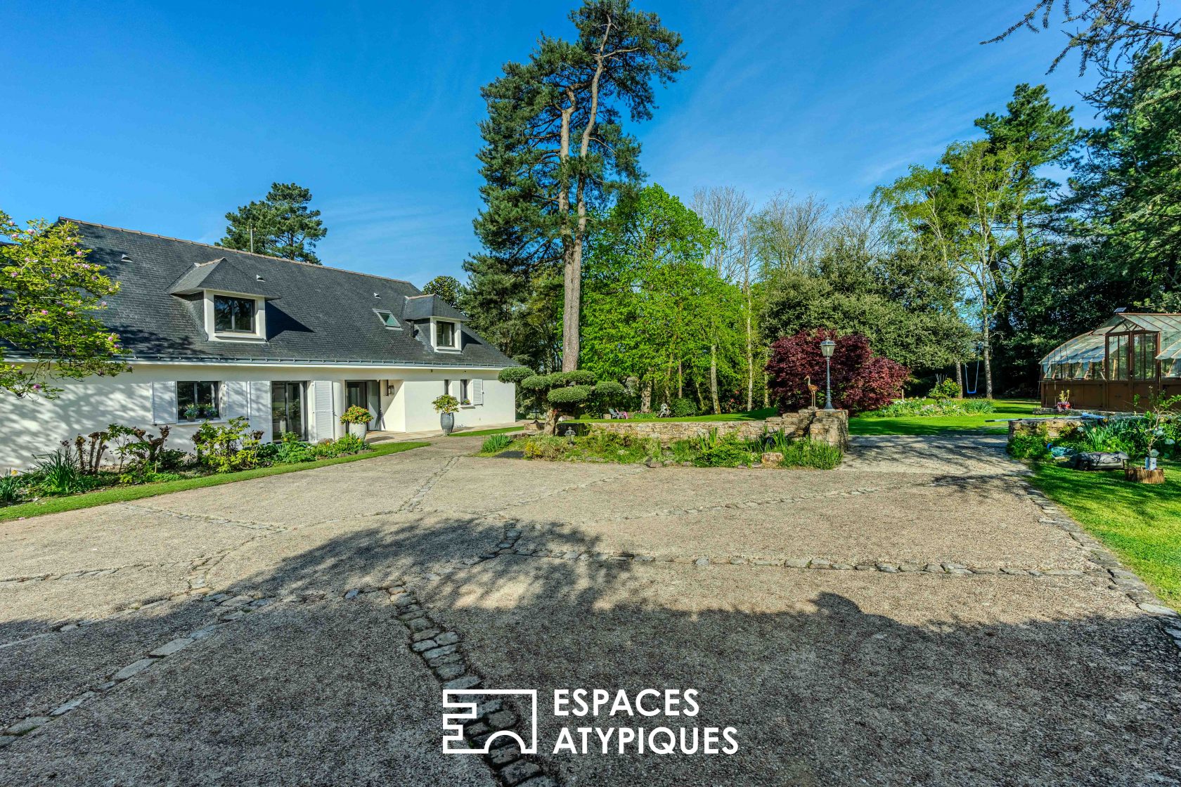 Propriété familiale avec piscine intérieure – Orvault bourg