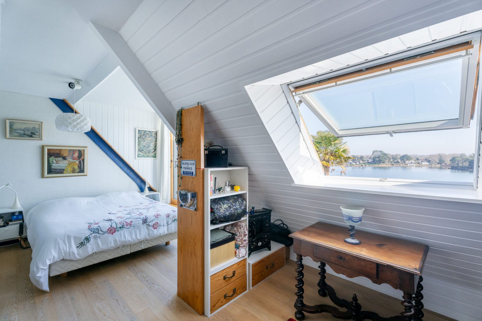 House with a dominant view of the Gulf of Morbihan in Baden
