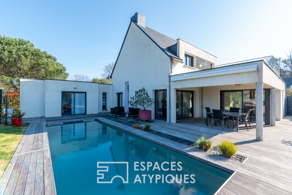 Harmonious family villa and its swimming pool – Bruz
