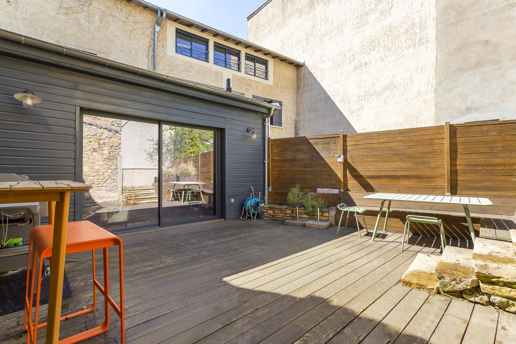 Charmante maison de village rénovée avec jardin et piscine