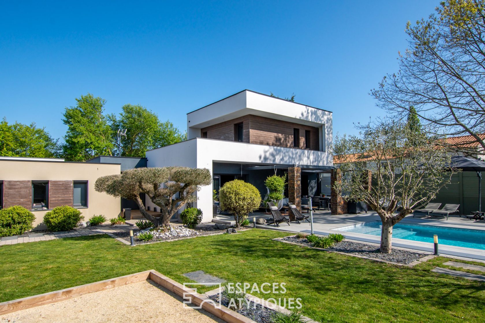 Magnifique villa avec piscine et jardin méditerranéen