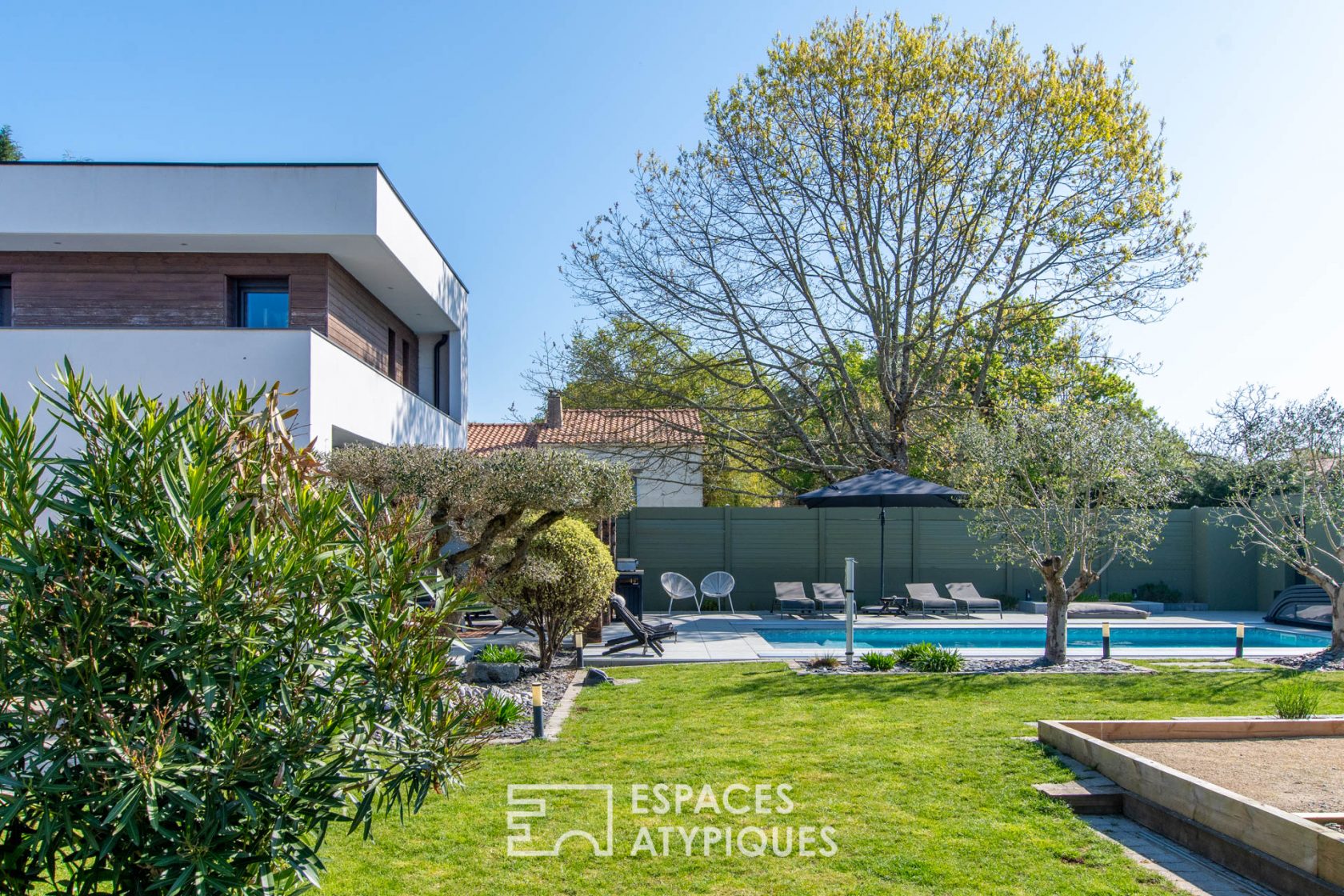 Magnifique villa avec piscine et jardin méditerranéen