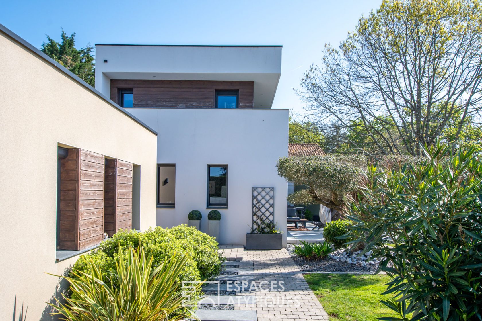 Magnifique villa avec piscine et jardin méditerranéen