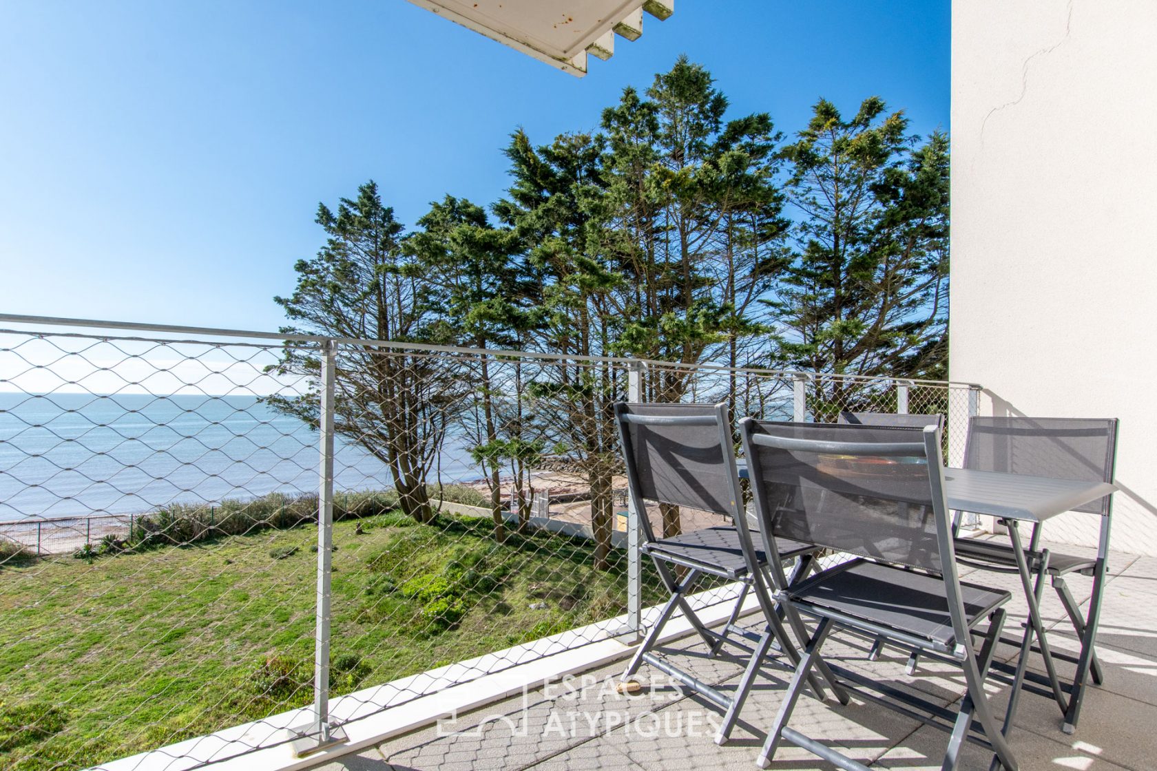 Magnificent apartment with sea view