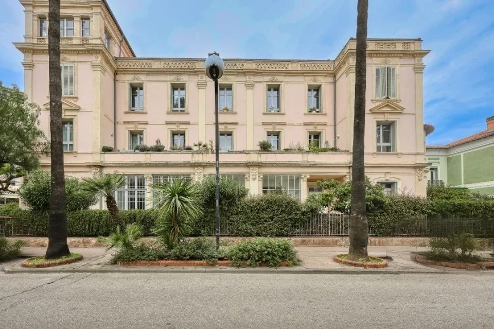 appartement de caractère en vente à Hyères 83400 var vendre estimer estimation meilleurs agents espaces atypiques