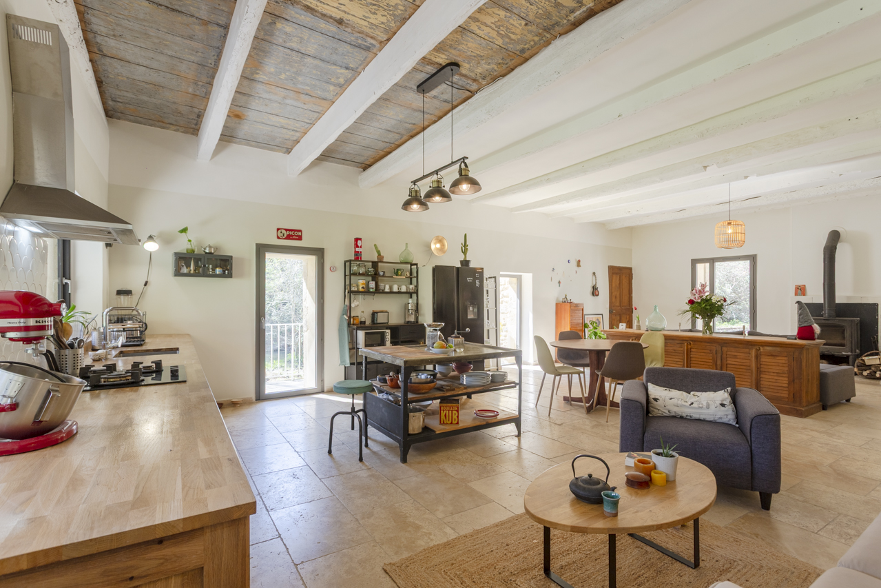 Old mill renovated in a bucolic setting in Uzès
