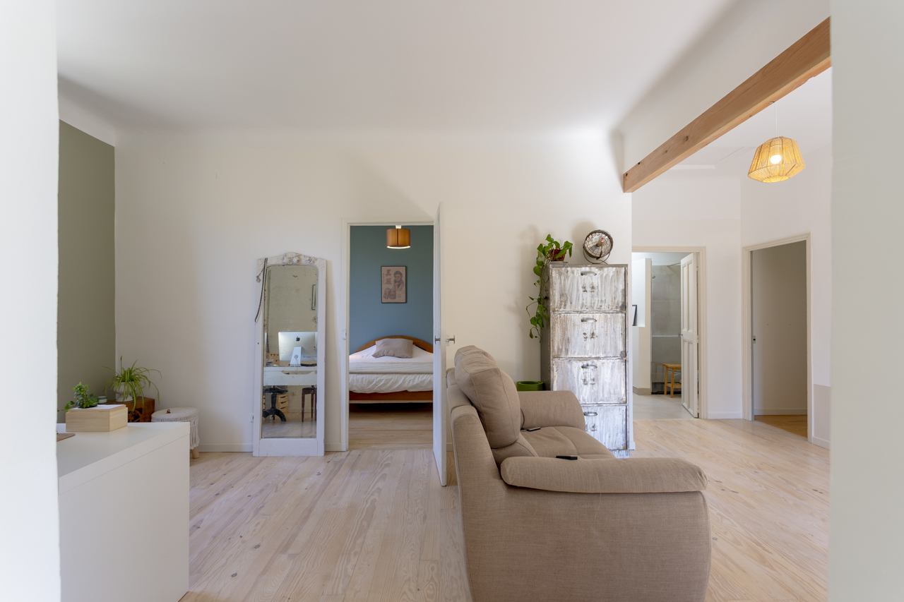 Old mill renovated in a bucolic setting in Uzès