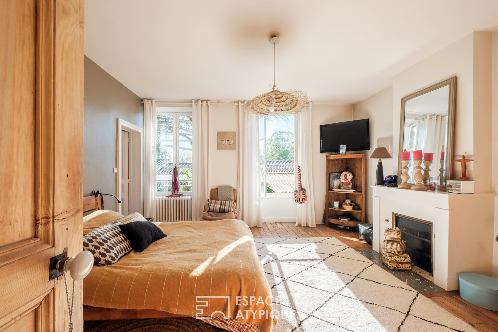 Family home in the heart of town