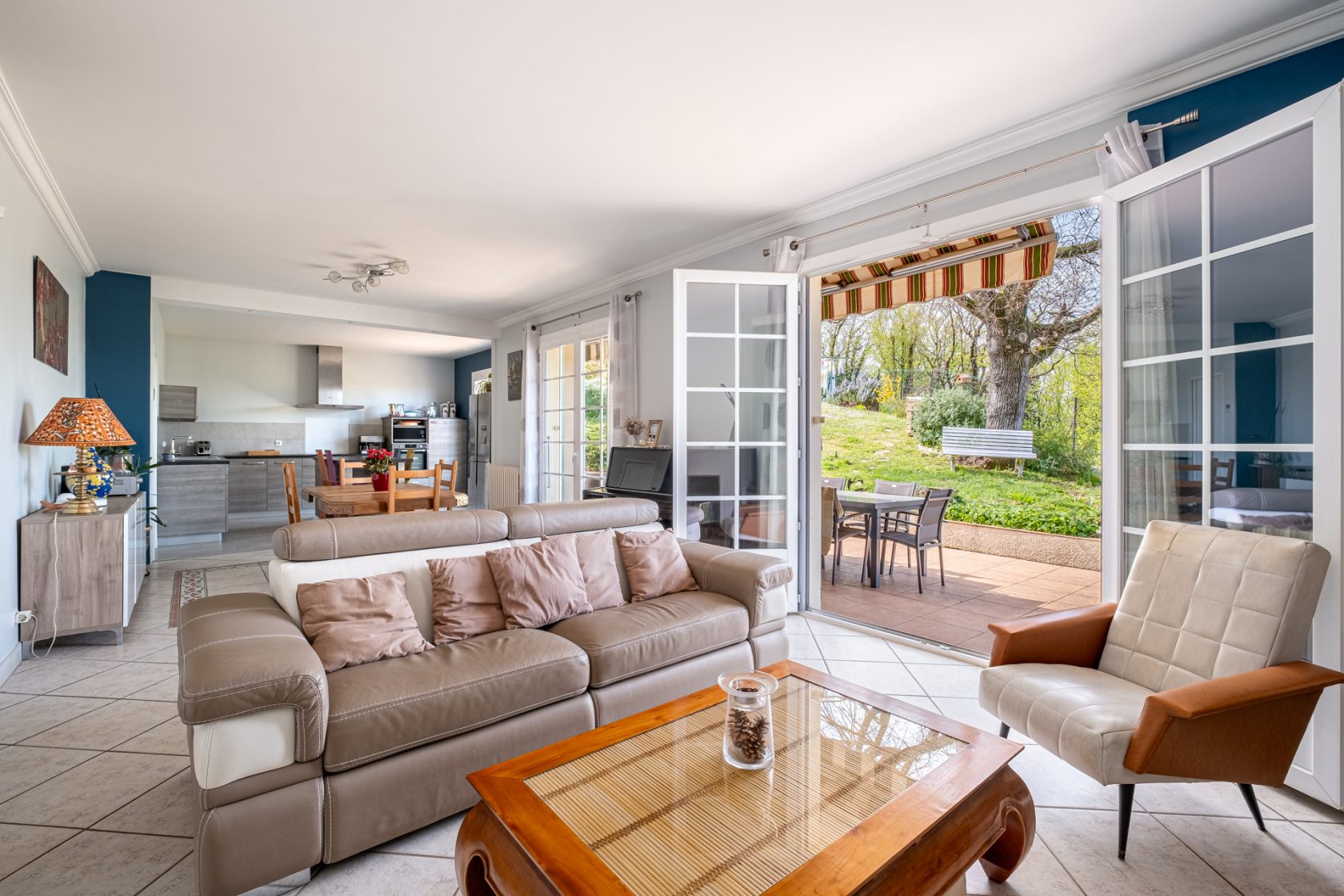 Maison familiale des années 70 entièrement rénovée avec vue