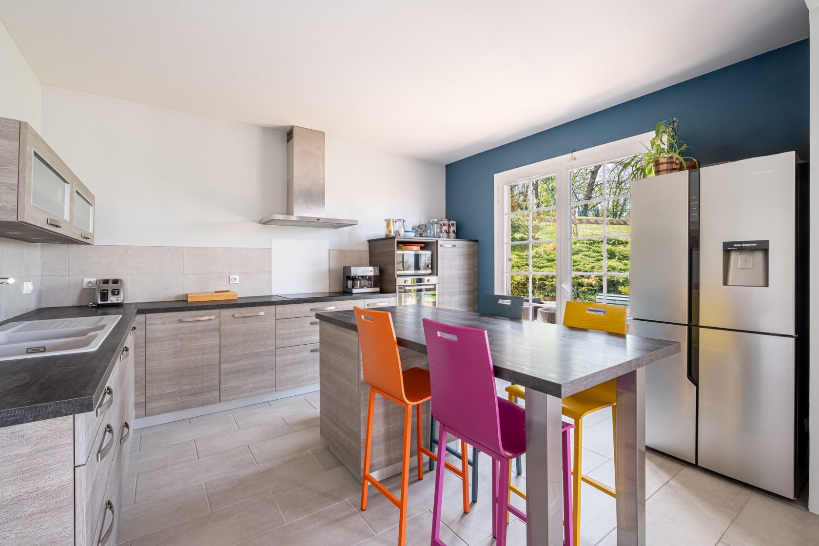 Maison familiale des années 70 entièrement rénovée avec vue