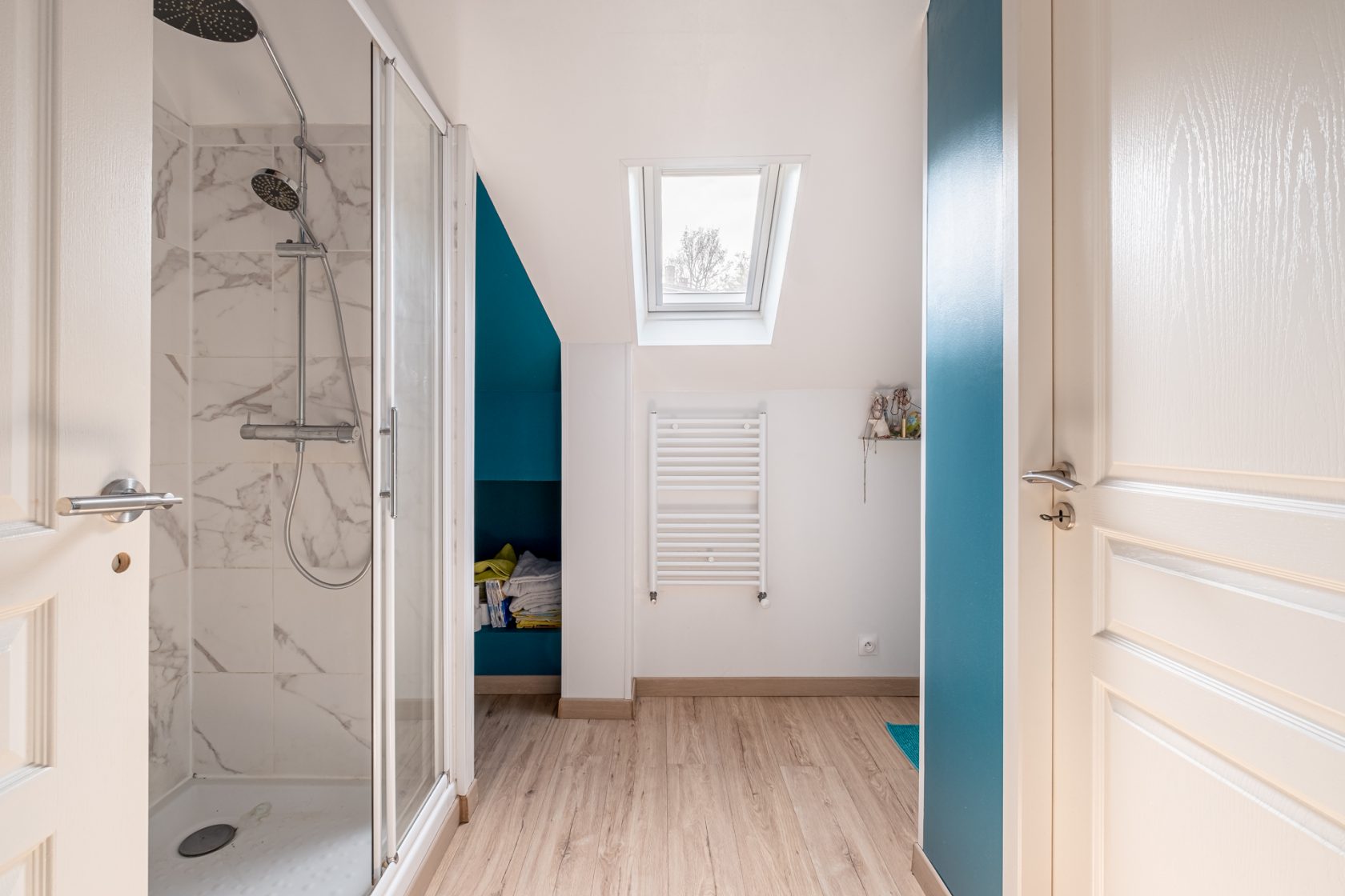 Maison familiale des années 70 entièrement rénovée avec vue