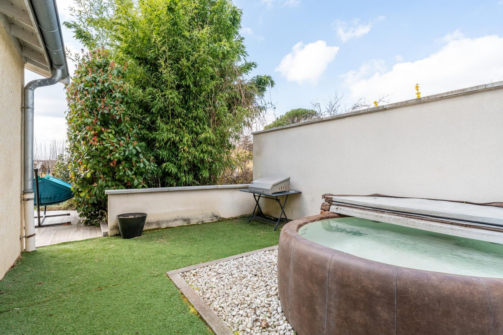 Modern and functional villa a few minutes from Villefranche sur Saone