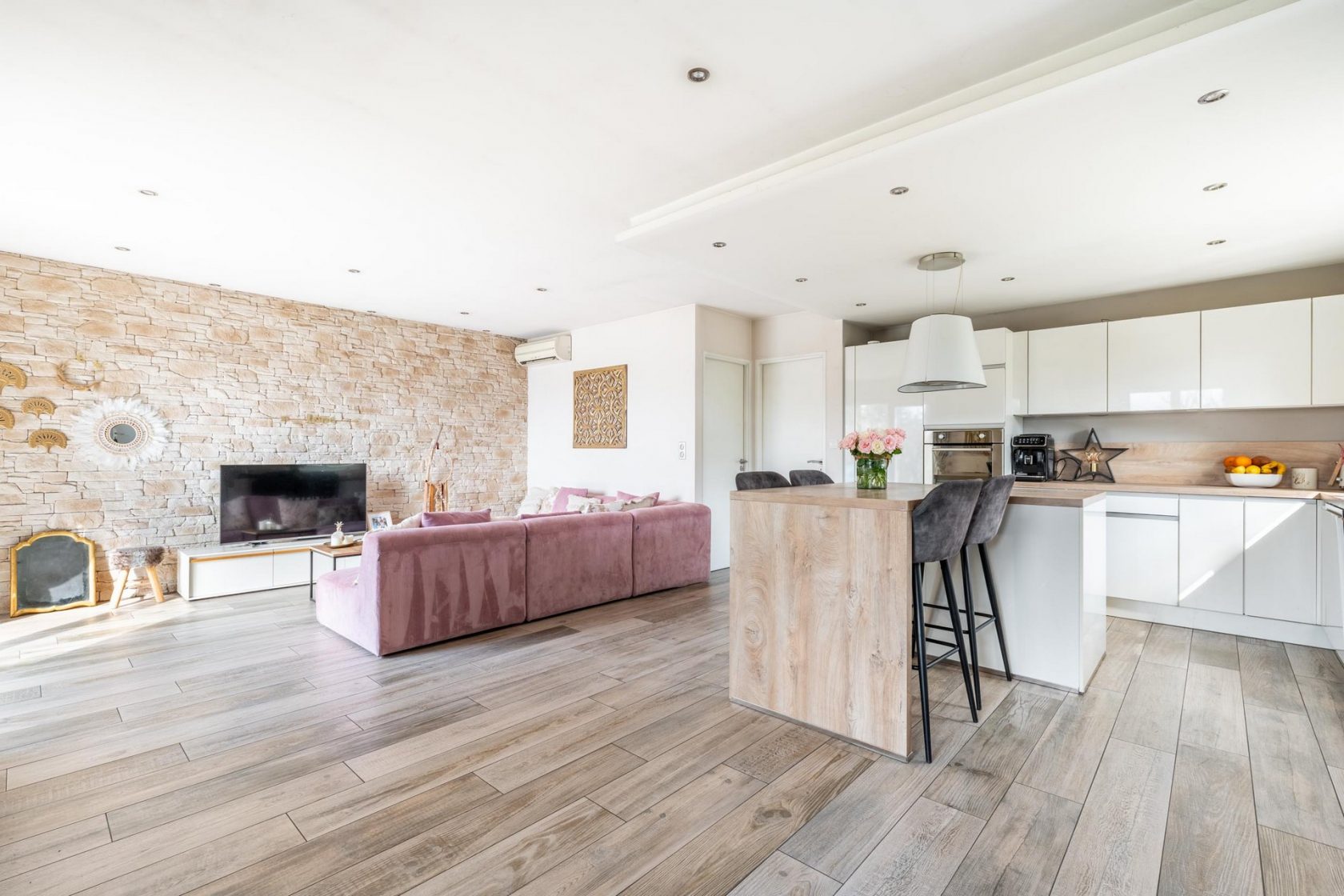 Modern and functional villa a few minutes from Villefranche sur Saone