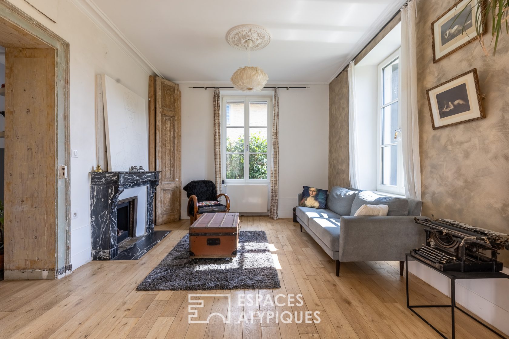 L’ancienne maison d’horloger avec sa piscine et son jardin
