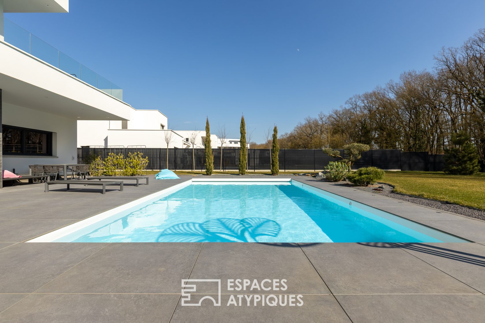Villa contemporaine de prestige avec piscine sur le Golf